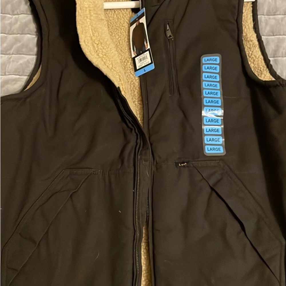 Men’s Lee work vest. Lined. Brand NWT